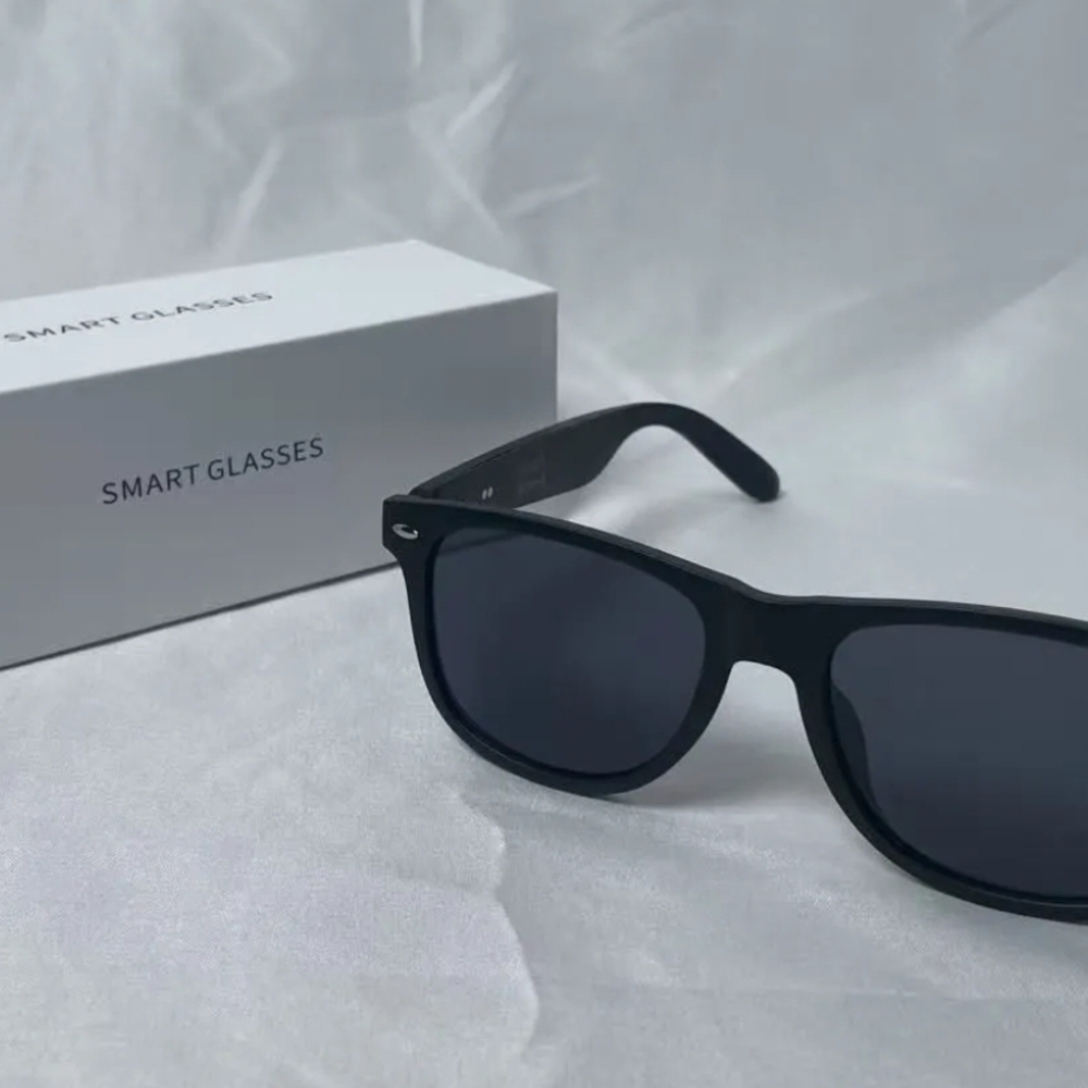 Black Smart Glasses